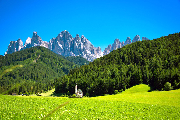 Val-di-Funes_favellatrice Leo núi ở Ý